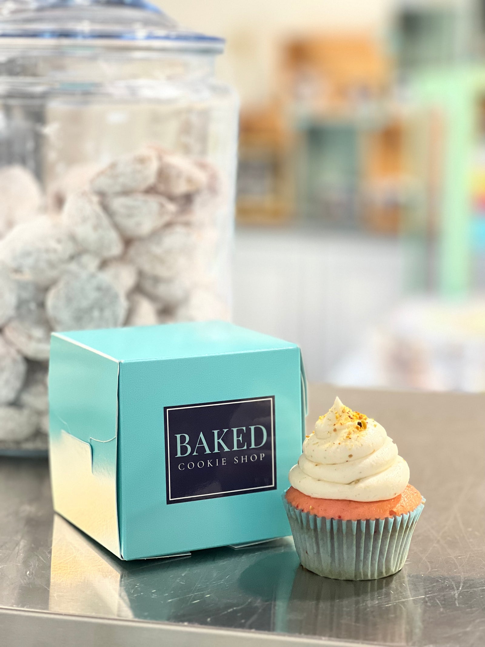 12 Strawberry Pistachio Cupcakes